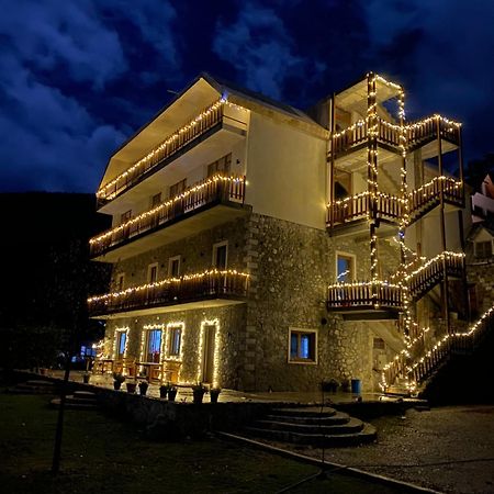 Hotel Vellezrit Guri テス エクステリア 写真