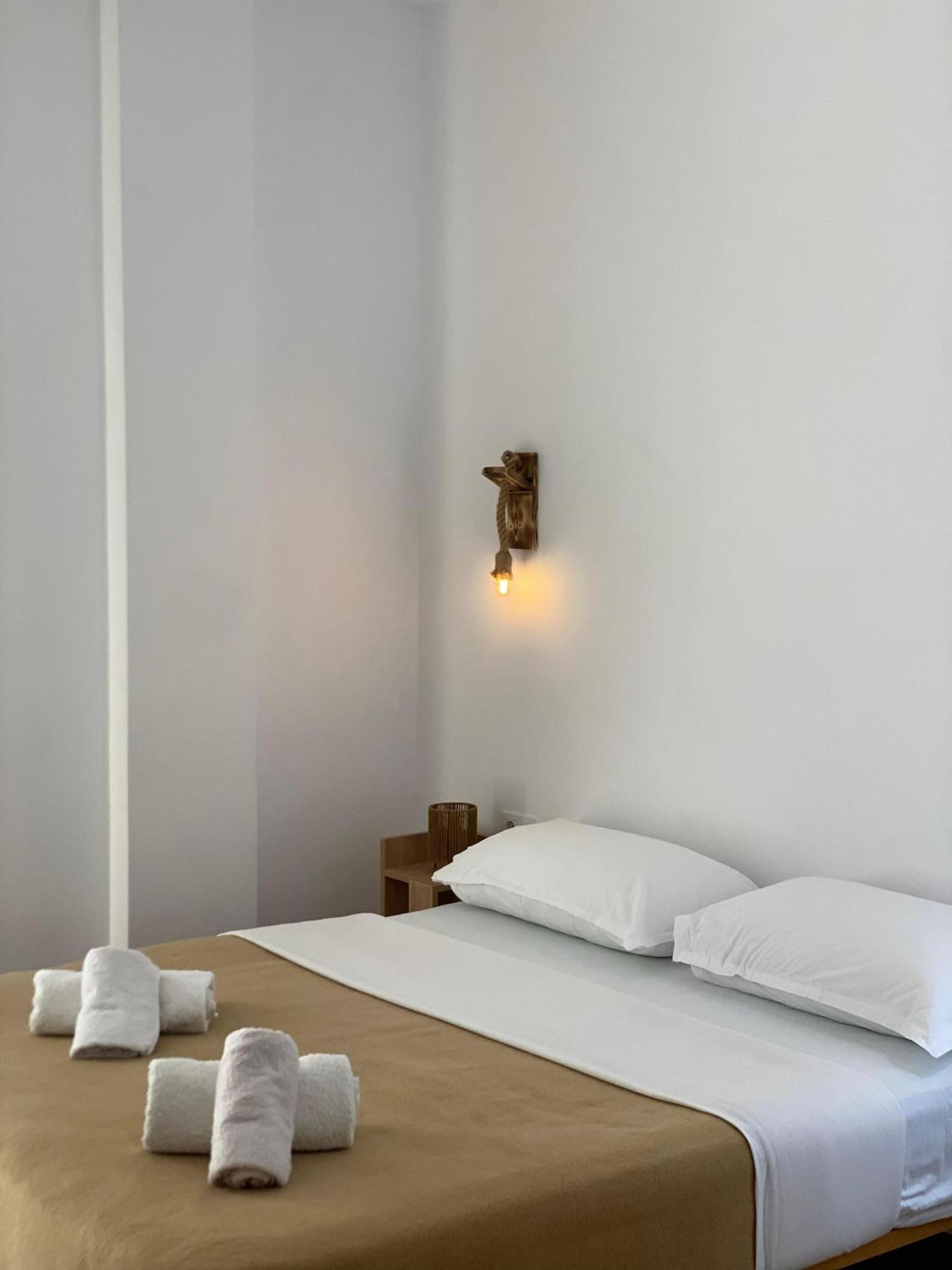 Hotel Vellezrit Guri テス エクステリア 写真